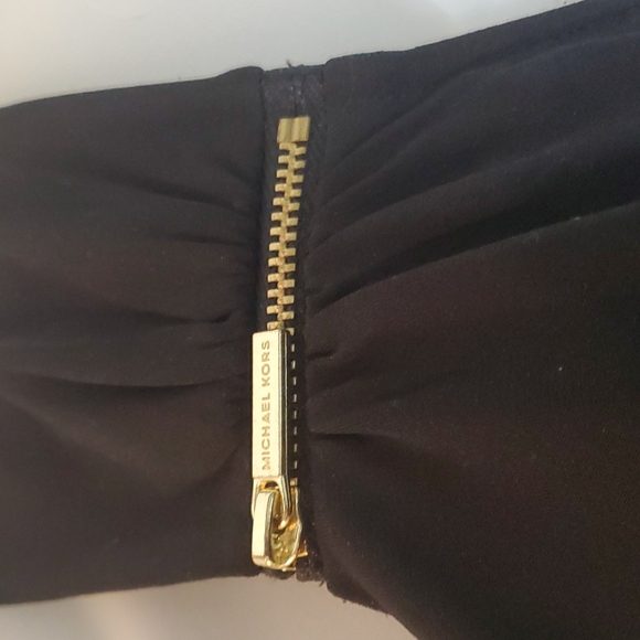 DRESS CAPSULE - Picture 3 of 3